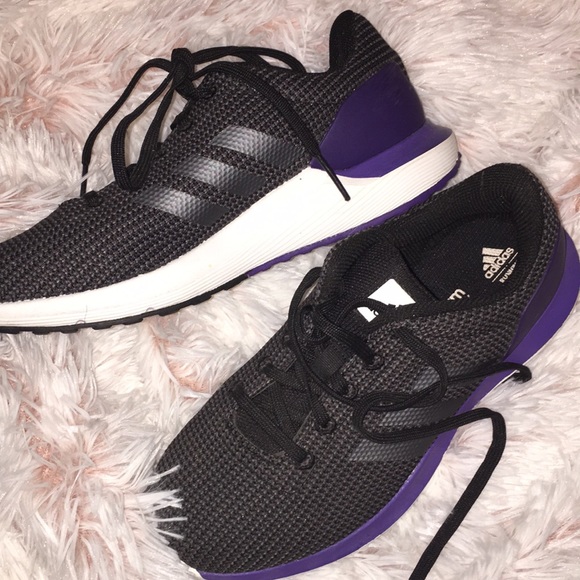 adidas Shoes - Tennis shoes